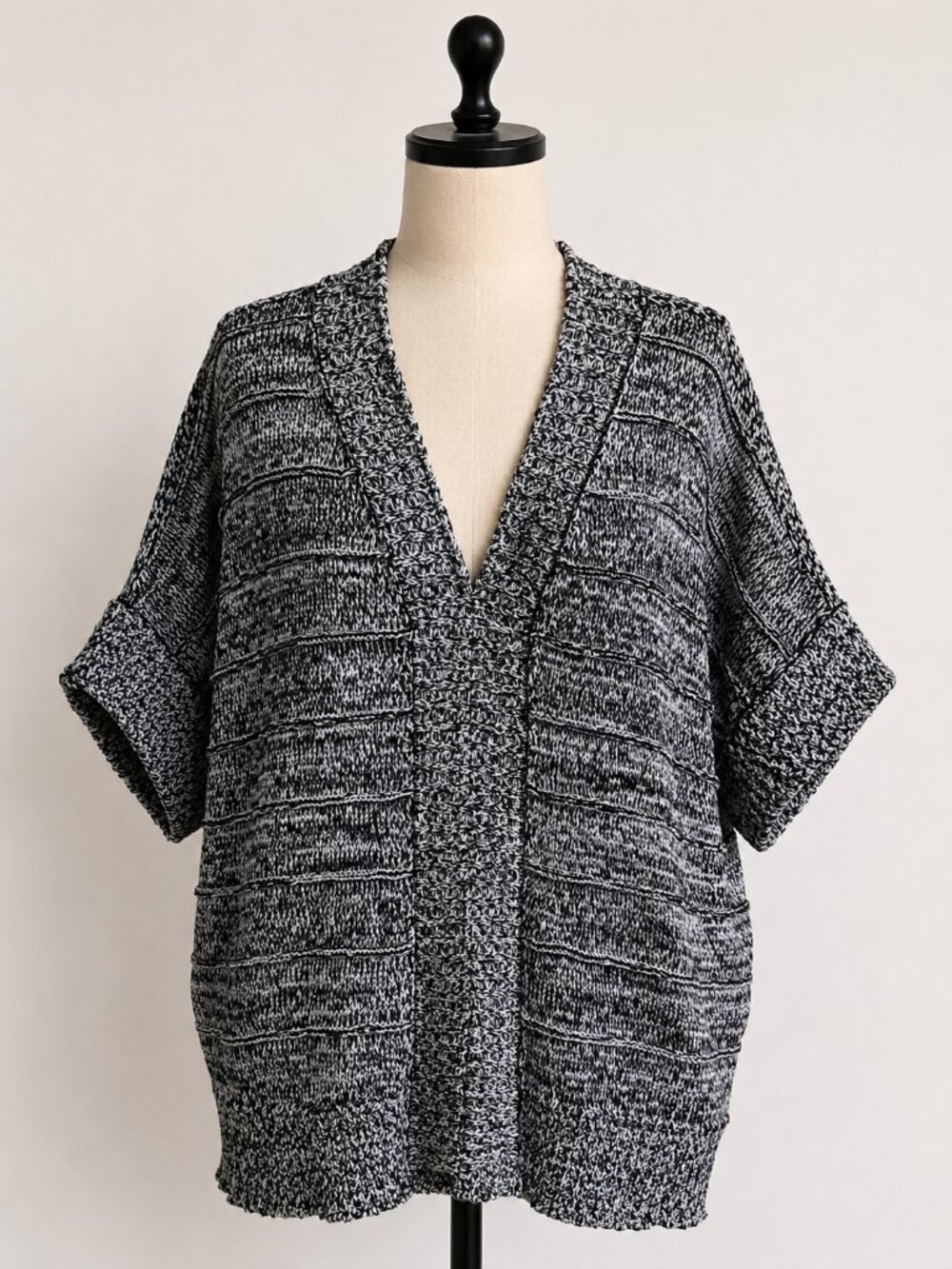 Cable & Gauge Marled Knit Sweater | L | Black White V-Neck